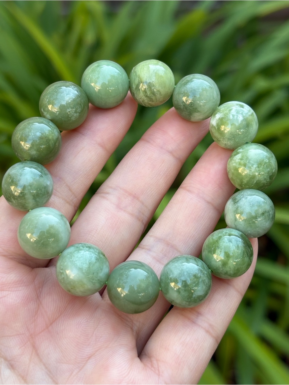14.5mm Stretchable Green Xiuyu Jade 2659